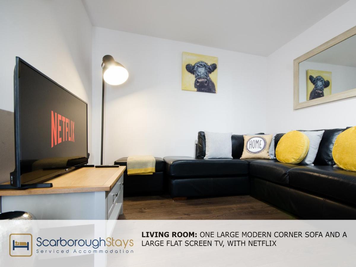 Hibernia Place, 3 Bedroom Townhouse With Patio & Seating Area - Free Parking Scarborough Extérieur photo