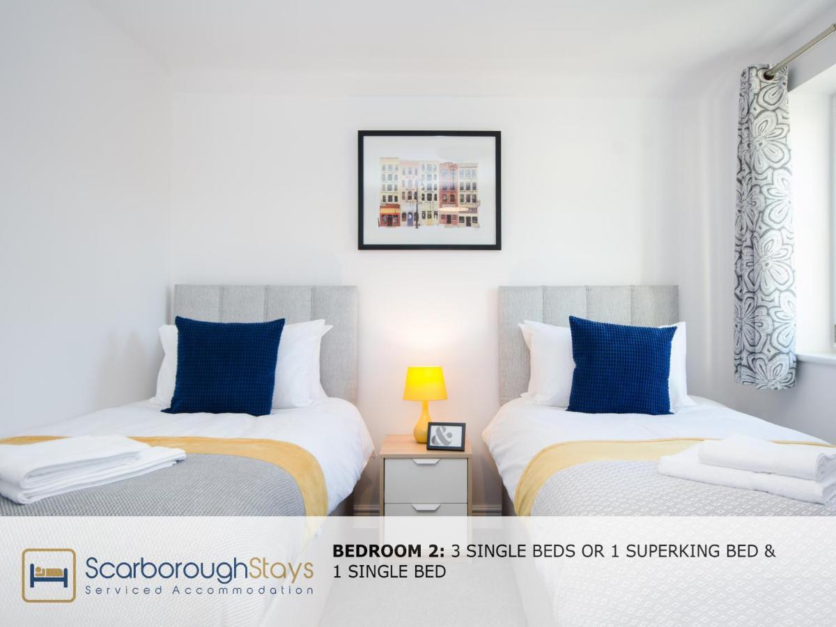 Hibernia Place, 3 Bedroom Townhouse With Patio & Seating Area - Free Parking Scarborough Extérieur photo
