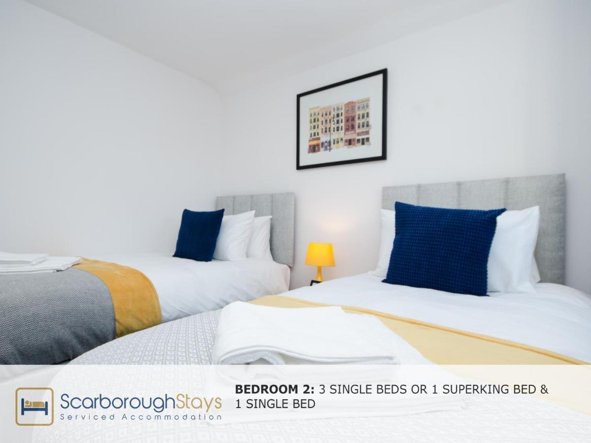 Hibernia Place, 3 Bedroom Townhouse With Patio & Seating Area - Free Parking Scarborough Extérieur photo