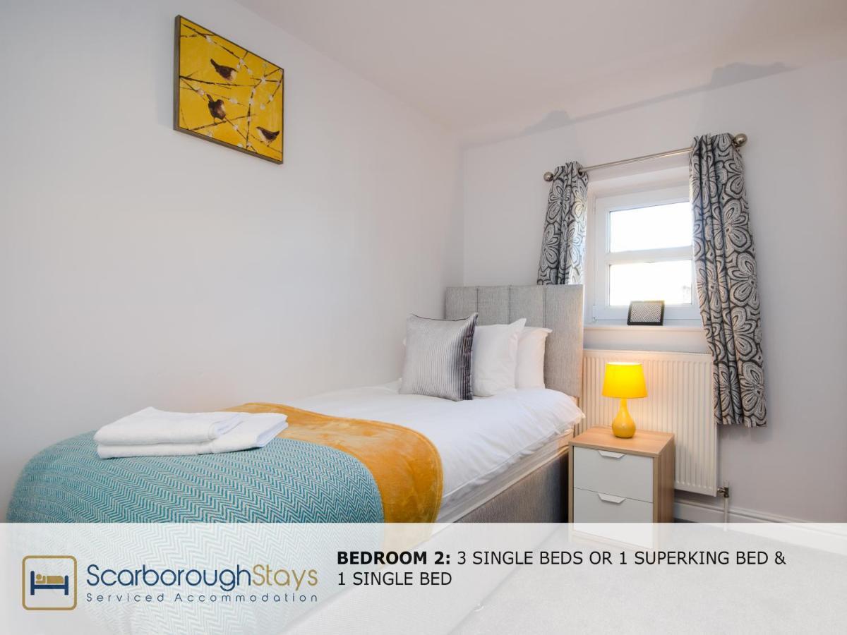 Hibernia Place, 3 Bedroom Townhouse With Patio & Seating Area - Free Parking Scarborough Extérieur photo