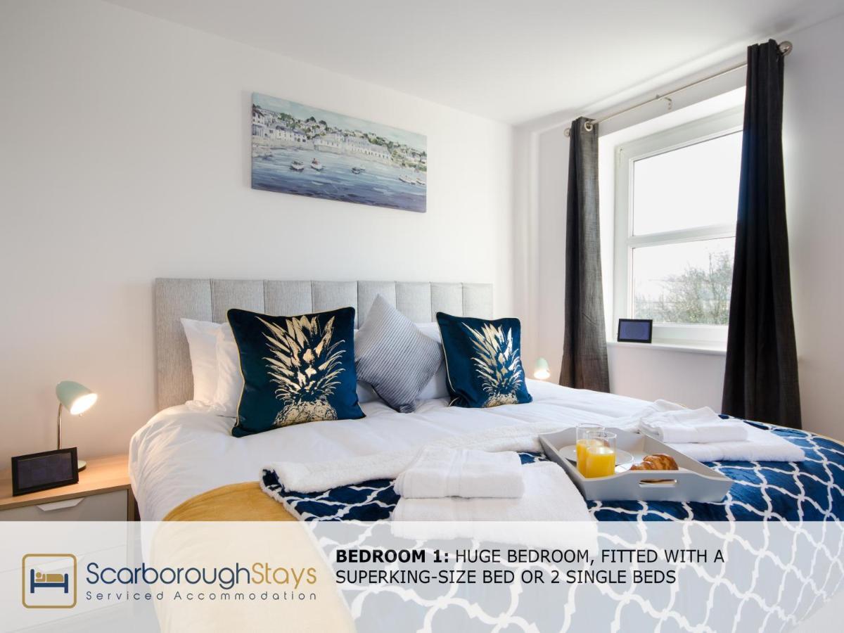 Hibernia Place, 3 Bedroom Townhouse With Patio & Seating Area - Free Parking Scarborough Extérieur photo