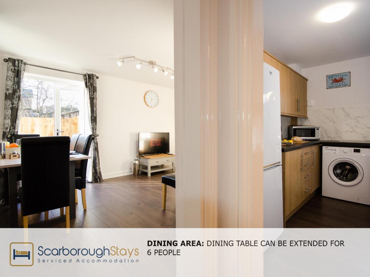 Hibernia Place, 3 Bedroom Townhouse With Patio & Seating Area - Free Parking Scarborough Extérieur photo